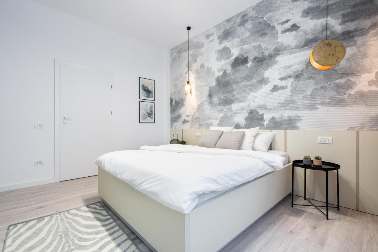 Four Bedroom Apartment, Old Town Бухарест Экстерьер фото